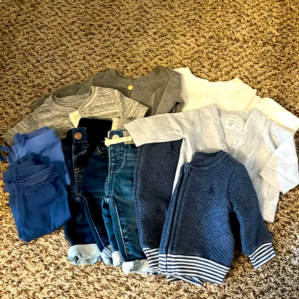 Baby Gap 0-3 month baby boy bundle. Excellent condition